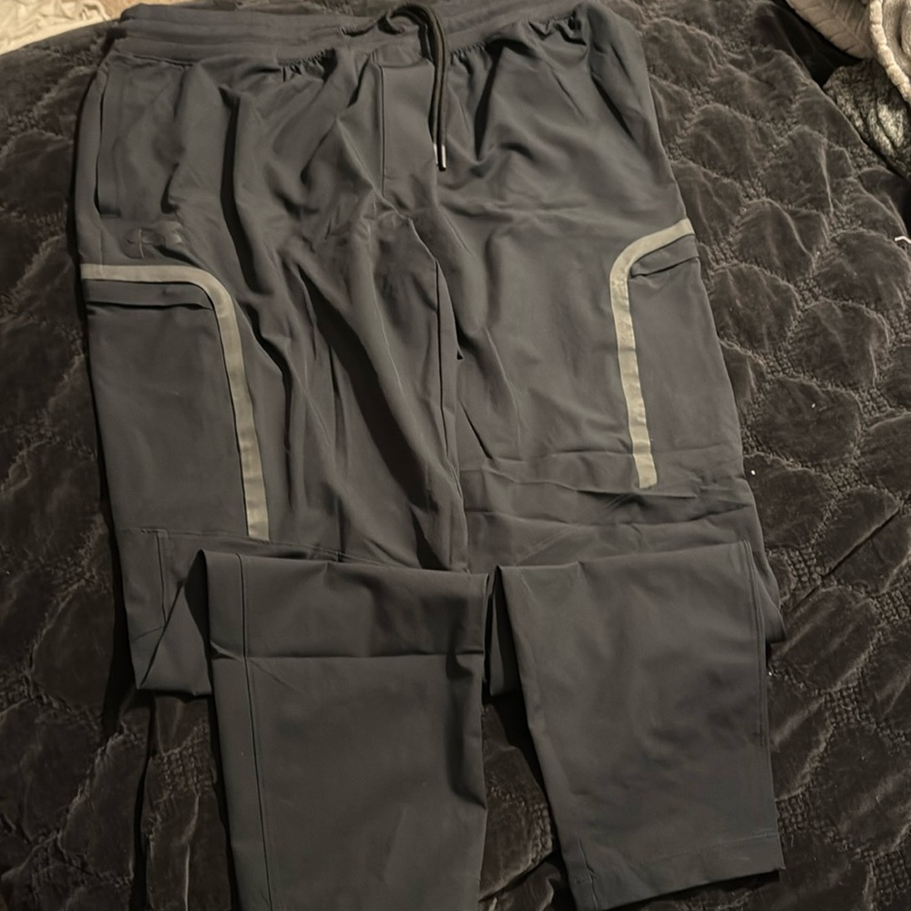 Under Armour, unstoppable, cargo pants size XXL black